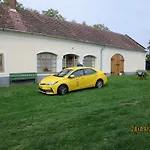 Molnarporta *