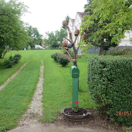 Molnarporta *